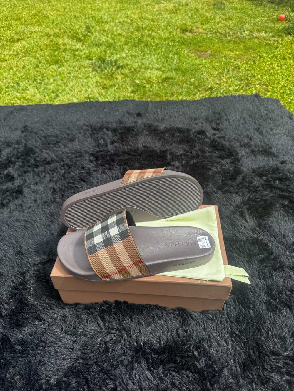 Burberry Men’s Brown & Beige Check Slide Sandals - Picture 2 of 3